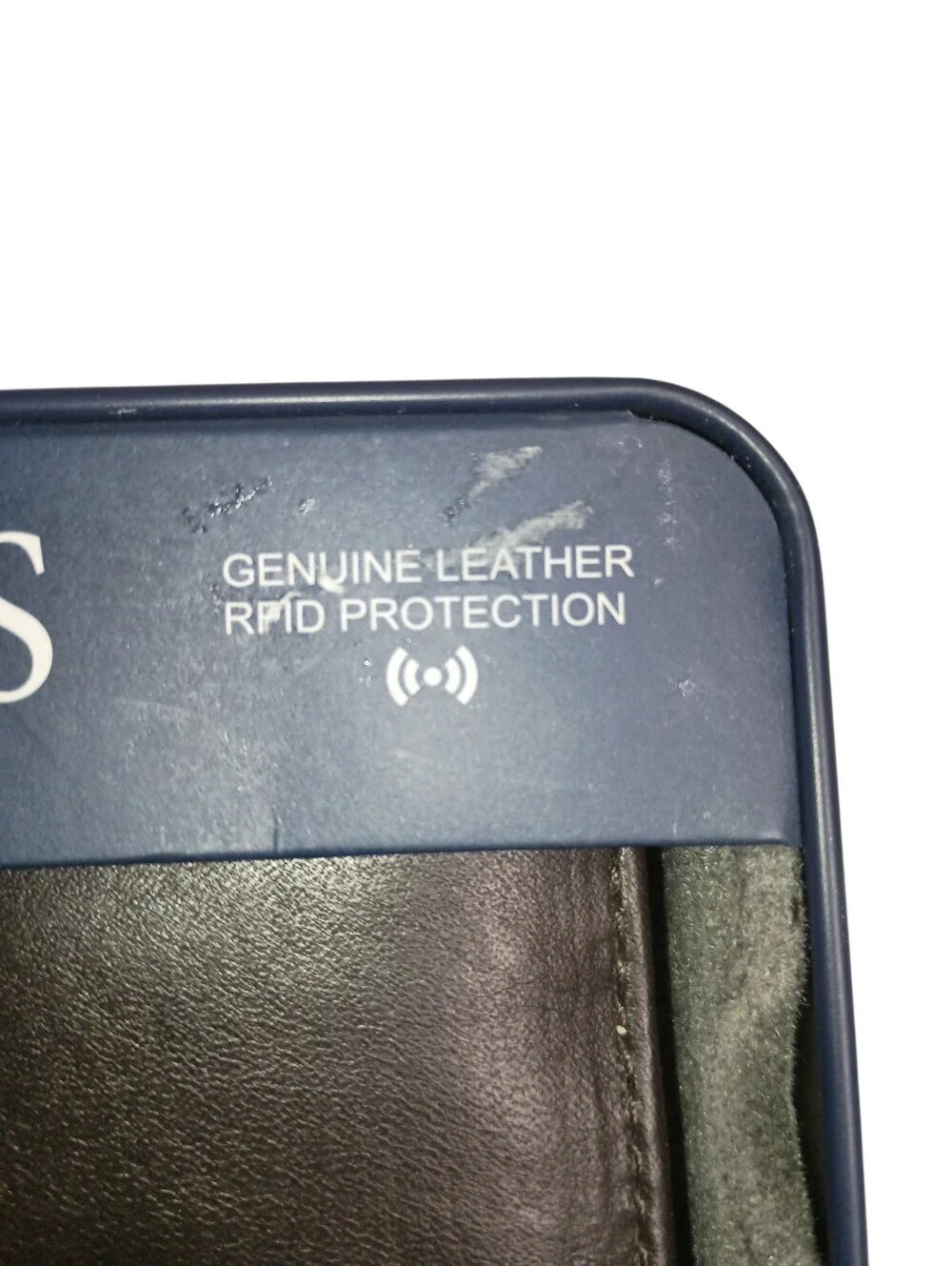 Chaps Men Dark Brown Traveler Bifold Genuine Leather Wallet RFID Protection